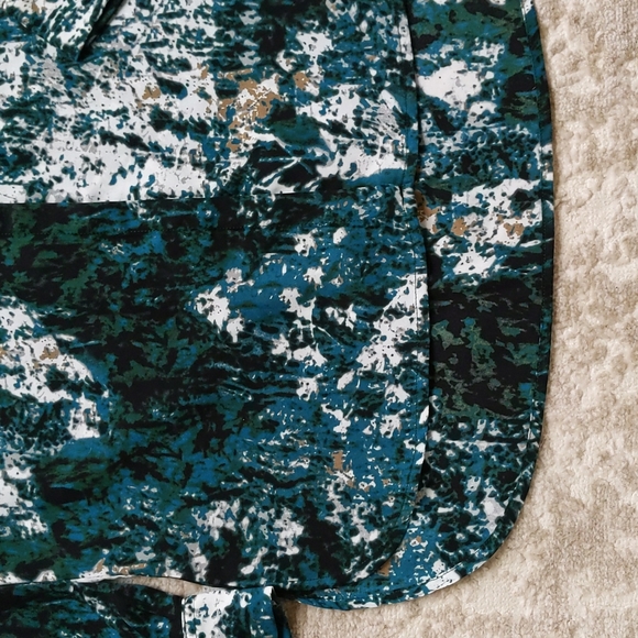 NEW Larry Levine Button Up Button Down High Low Blouse M Multicolored Scatter - Picture 12 of 16